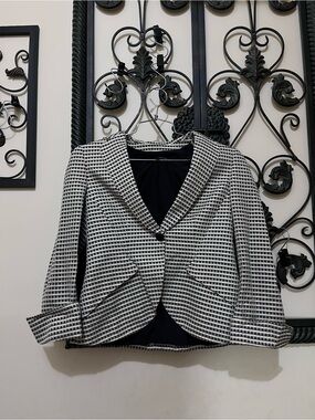 Vintage Giorgio Armani
Black Label
Premium Geometric 
Cloque Weave Blazer
42 Wom